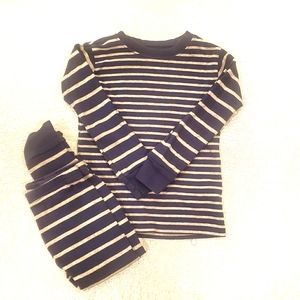 4for20!! Carters 2pc pajamas size 2t